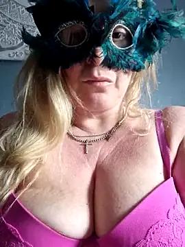 Explore our live girls sluts from our Custom and Multi clubs and checkout exclusive access to highly interactive content, such as shape, hair, titties, pussy type and many more.