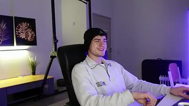 Brad_Holloway from StripChat is Freechat