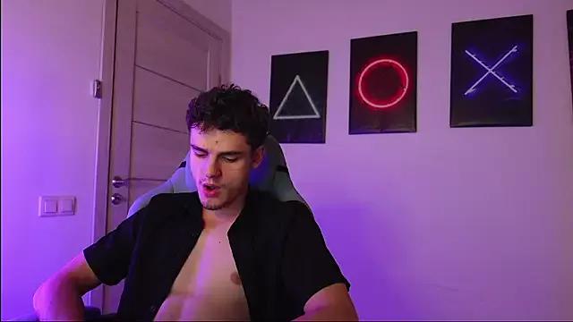 Explore our live girls sluts from our Custom and Multi clubs and checkout exclusive access to highly interactive content, such as shape, hair, titties, pussy type and many more.