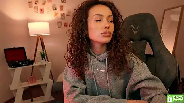 Explore our live girls sluts from our Custom and Multi clubs and checkout exclusive access to highly interactive content, such as shape, hair, titties, pussy type and many more.