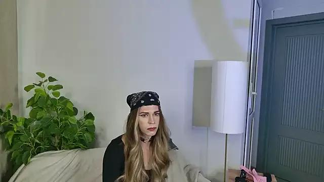 Explore our live girls sluts from our Custom and Multi clubs and checkout exclusive access to highly interactive content, such as shape, hair, titties, pussy type and many more.