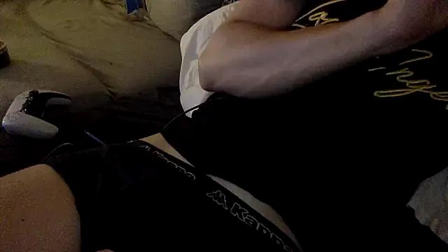 Breezydicksn from StripChat