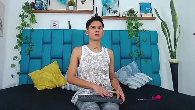 Photos of Brian_hot from StripChat is Freechat