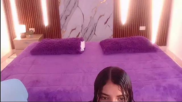 Explore our live girls sluts from our Custom and Multi clubs and checkout exclusive access to highly interactive content, such as shape, hair, titties, pussy type and many more.