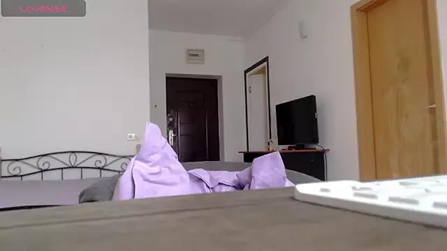 Explore our live girls sluts from our Custom and Multi clubs and checkout exclusive access to highly interactive content, such as shape, hair, titties, pussy type and many more.