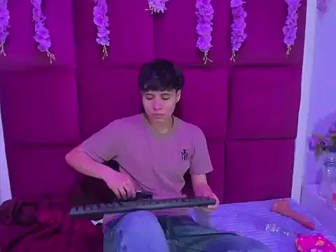 Explore our live girls sluts from our Custom and Multi clubs and checkout exclusive access to highly interactive content, such as shape, hair, titties, pussy type and many more.