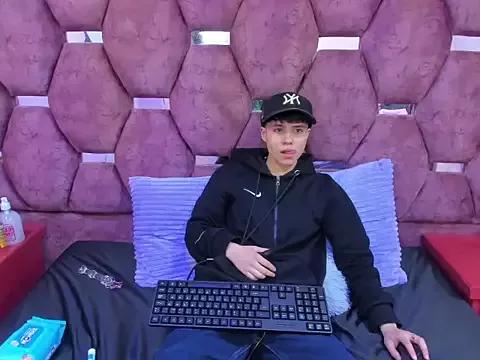 Bruno_Cruzz from StripChat is Freechat