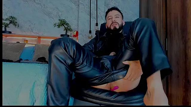 bruno_woods from StripChat is Freechat