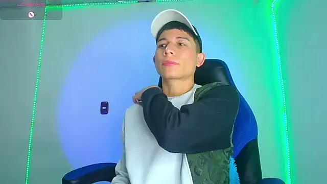 bryamer_19 on StripChat
