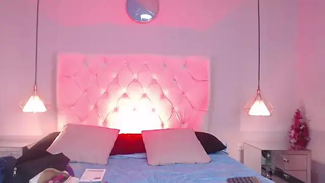 Explore our live girls sluts from our Custom and Multi clubs and checkout exclusive access to highly interactive content, such as shape, hair, titties, pussy type and many more.