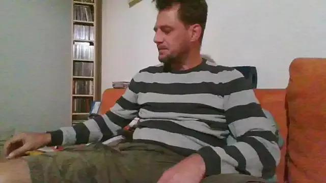 bullishgreenJan from StripChat