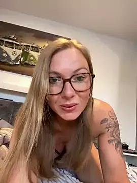 BunnyDiamond1 from StripChat