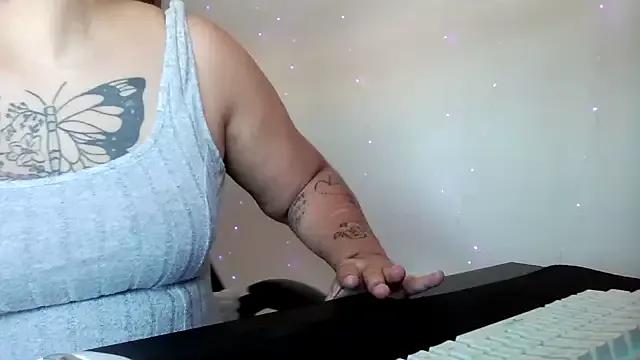 bunnyfox420 from StripChat
