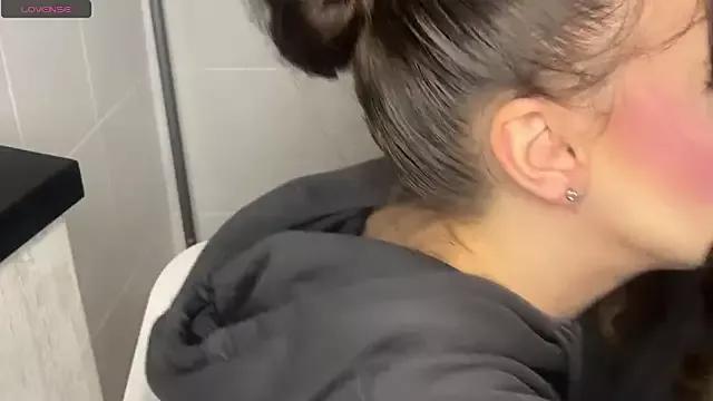 Explore our live girls sluts from our Custom and Multi clubs and checkout exclusive access to highly interactive content, such as shape, hair, titties, pussy type and many more.