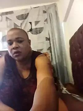 BUSTY_QUEEEN from StripChat is Freechat