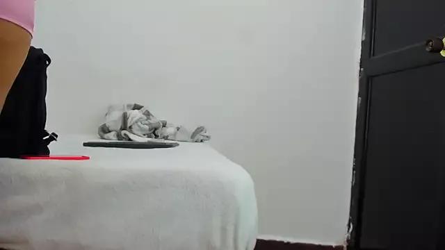 Explore our live girls sluts from our Custom and Multi clubs and checkout exclusive access to highly interactive content, such as shape, hair, titties, pussy type and many more.
