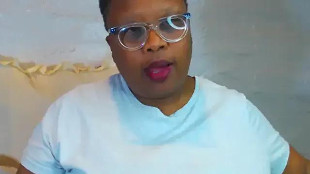 BUSTYTUMIXX23 webcams show profile image 