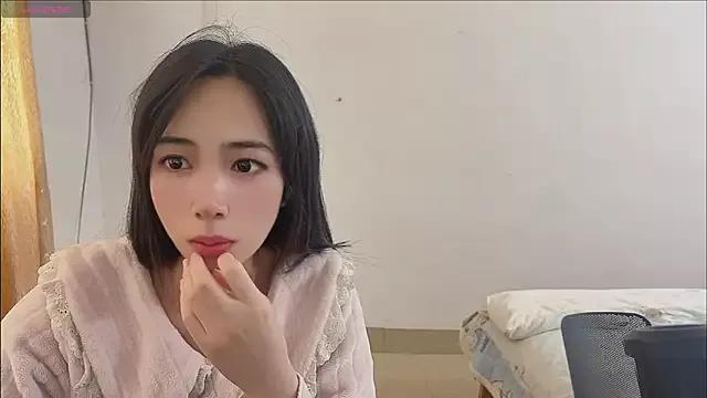 by-Hannah from StripChat is Freechat