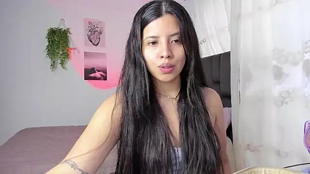 Explore our live girls sluts from our Custom and Multi clubs and checkout exclusive access to highly interactive content, such as shape, hair, titties, pussy type and many more.