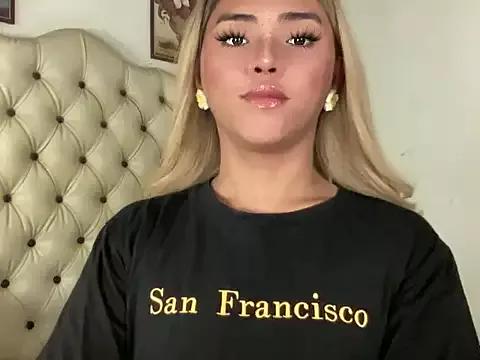 Explore our live girls sluts from our Custom and Multi clubs and checkout exclusive access to highly interactive content, such as shape, hair, titties, pussy type and many more.