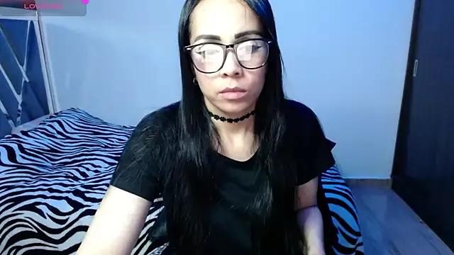 Explore our live girls sluts from our Custom and Multi clubs and checkout exclusive access to highly interactive content, such as shape, hair, titties, pussy type and many more.