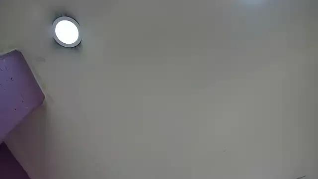 CamiDamn from StripChat is Freechat