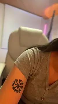 Explore our live girls sluts from our Custom and Multi clubs and checkout exclusive access to highly interactive content, such as shape, hair, titties, pussy type and many more.