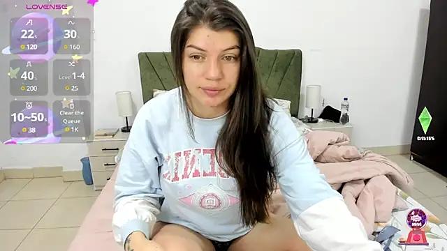 Explore our live girls sluts from our Custom and Multi clubs and checkout exclusive access to highly interactive content, such as shape, hair, titties, pussy type and many more.