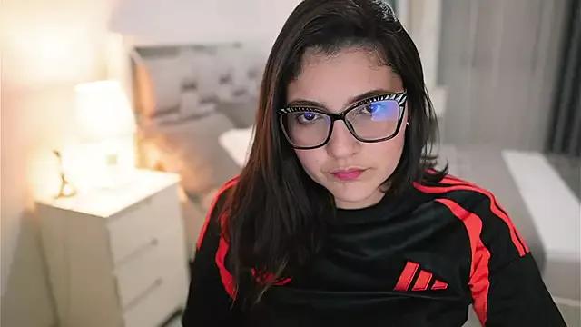 Camilaa_bueno from StripChat is Freechat