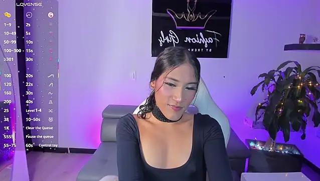 Explore our live girls sluts from our Custom and Multi clubs and checkout exclusive access to highly interactive content, such as shape, hair, titties, pussy type and many more.