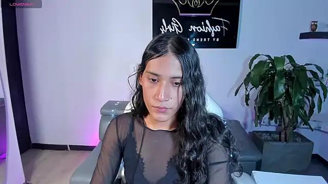 Explore our live girls sluts from our Custom and Multi clubs and checkout exclusive access to highly interactive content, such as shape, hair, titties, pussy type and many more.