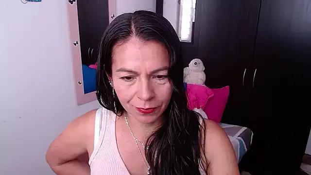 camilavargas_ from StripChat is Freechat