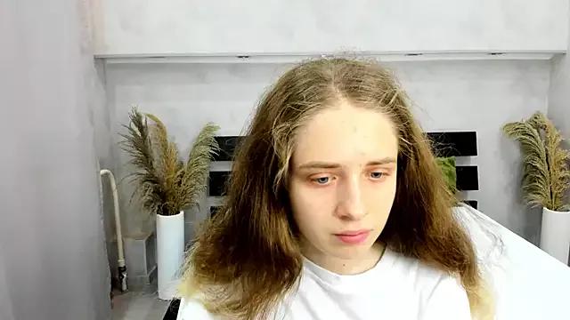 Explore our live girls sluts from our Custom and Multi clubs and checkout exclusive access to highly interactive content, such as shape, hair, titties, pussy type and many more.
