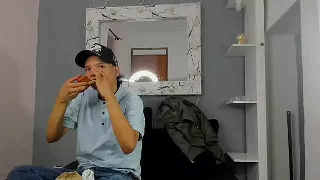camillo_virgil from StripChat is Freechat