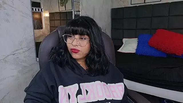 Explore our live girls sluts from our Custom and Multi clubs and checkout exclusive access to highly interactive content, such as shape, hair, titties, pussy type and many more.