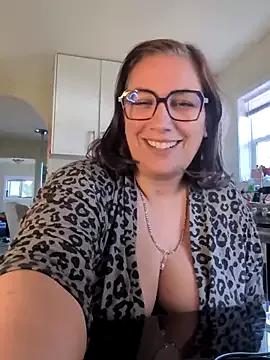 Canadian_BBW from StripChat