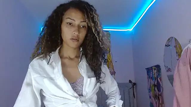 Explore our live girls sluts from our Custom and Multi clubs and checkout exclusive access to highly interactive content, such as shape, hair, titties, pussy type and many more.