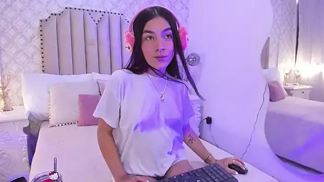 Explore our live girls sluts from our Custom and Multi clubs and checkout exclusive access to highly interactive content, such as shape, hair, titties, pussy type and many more.
