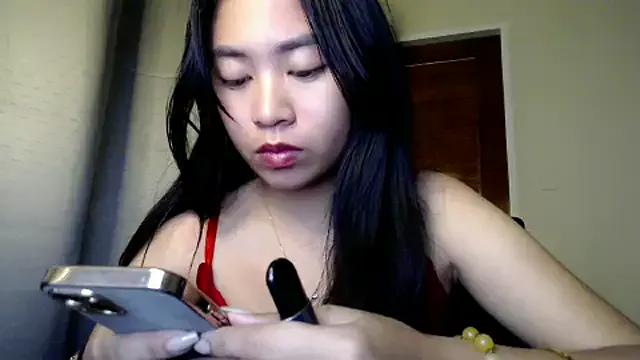 candycrushyyy from StripChat is Freechat