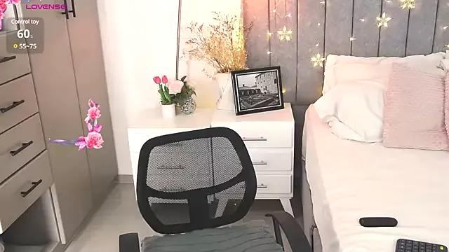 caralella from StripChat