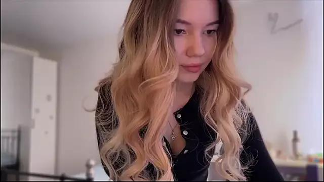 Caramel_Peach from StripChat