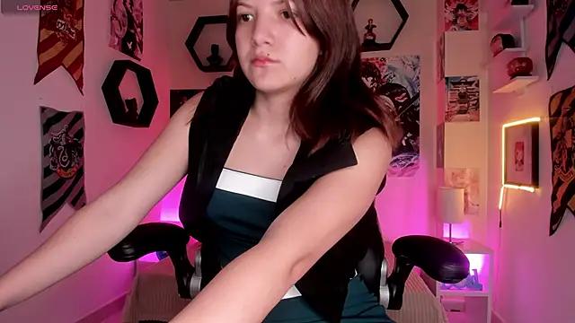 Explore our live girls sluts from our Custom and Multi clubs and checkout exclusive access to highly interactive content, such as shape, hair, titties, pussy type and many more.