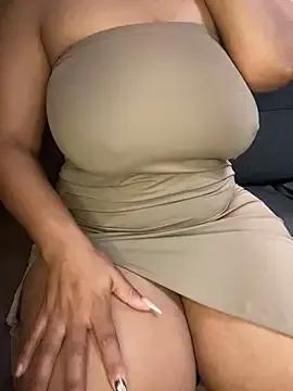 CARAMELGODDESSX23 from StripChat