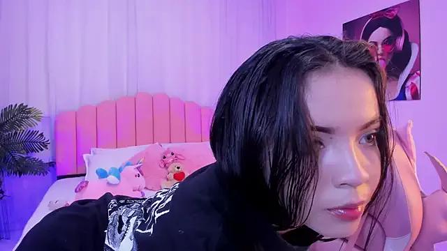 Explore our live girls sluts from our Custom and Multi clubs and checkout exclusive access to highly interactive content, such as shape, hair, titties, pussy type and many more.