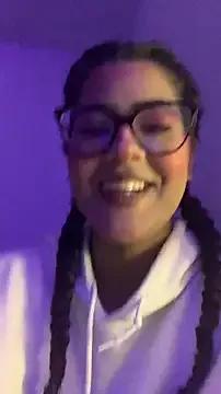 Photos of CaroBeach from StripChat is Freechat