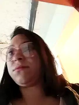 Caroline-17 webcams show profile image 