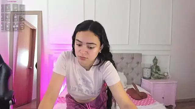 Explore our live girls sluts from our Custom and Multi clubs and checkout exclusive access to highly interactive content, such as shape, hair, titties, pussy type and many more.