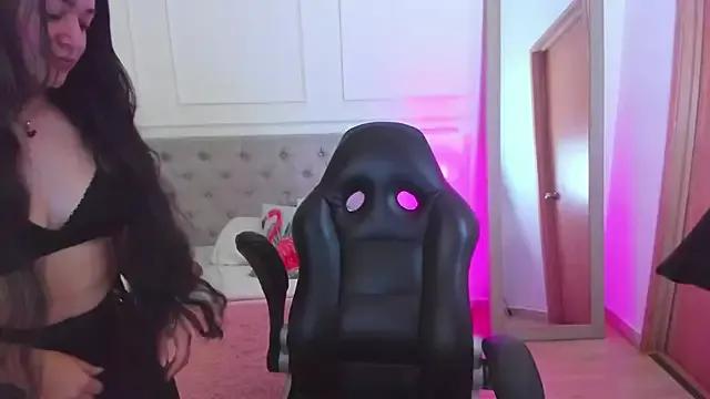 Explore our live girls sluts from our Custom and Multi clubs and checkout exclusive access to highly interactive content, such as shape, hair, titties, pussy type and many more.
