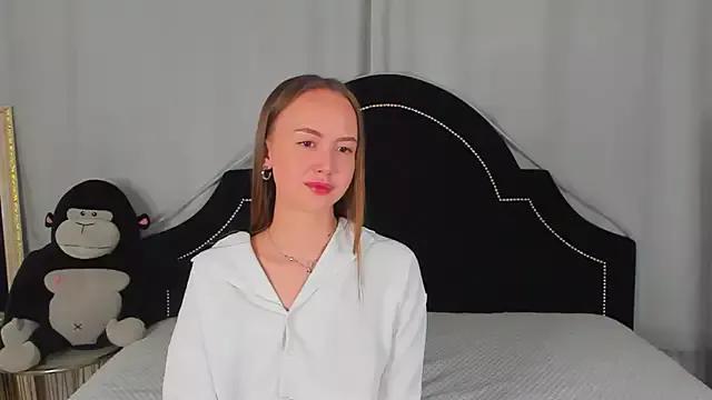 Explore our live girls sluts from our Custom and Multi clubs and checkout exclusive access to highly interactive content, such as shape, hair, titties, pussy type and many more.