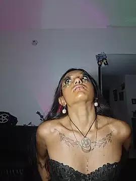 carolinerue from StripChat is Freechat